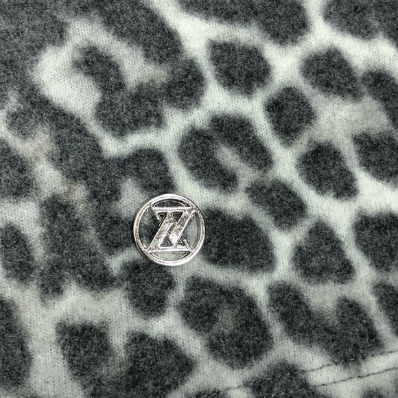 Adrienne Vittadini Woman Animal Print Oversized Top - Picture 8 of 11